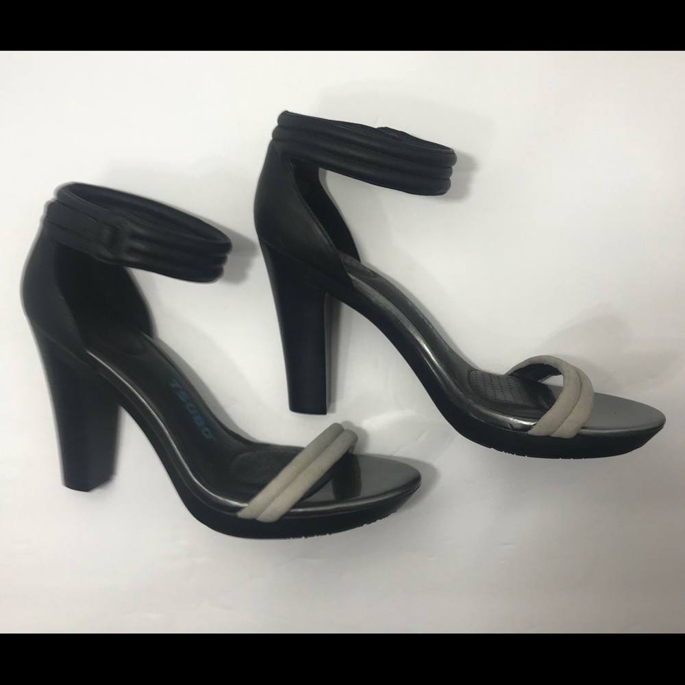 Tsubo Heels